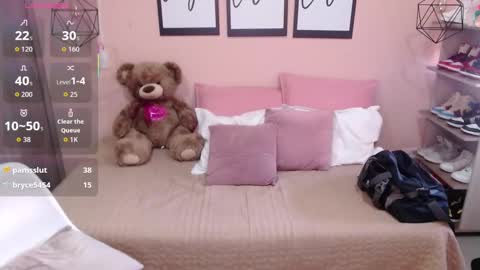 Nat online show from October 3, 2025, 2:36 pm