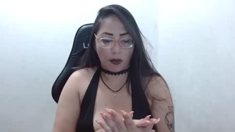 Natasha Smithe  online show from November 14, 2025, 1:15 am