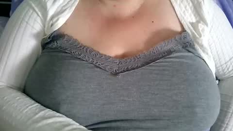 Snapshot of natashaxl chatting on October 14, 2025, 9:10 am NatashaXL online show from October 14, 2025, 9:10 am