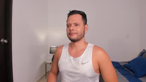 Snapshot of nate_ocean chatting on February 1, 2025, 2:05 am Nate Ocean online show from February 1, 2025, 2:05 am