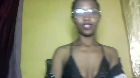 nathalie004 online show from September 11, 2025, 8:25 am