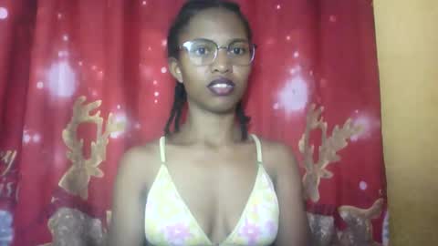 nathalie004 online show from September 24, 2025, 8:17 am