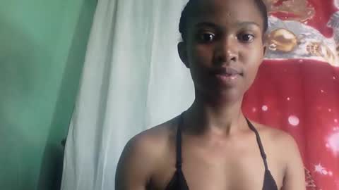 nathalie004 online show from October 14, 2025, 4:46 am