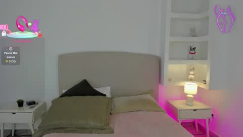 NATHALY  online show from September 21, 2025, 10:39 am