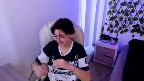 nathalyy_ds online show from October 2, 2025, 8:05 pm