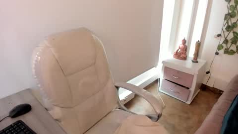 nathalyy_ds online show from November 22, 2025, 8:41 pm