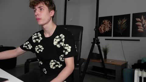 Snapshot of nathan_rusu chatting on November 9, 2025, 9:13 pm NATHAN RUSU online show from November 9, 2025, 9:13 pm