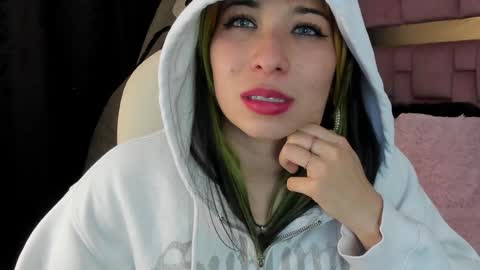 Snapshot of natsuki_09 chatting on December 10, 2024, 7:58 am Nat online show from December 10, 2024, 7:58 am