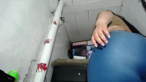 natalia online show from December 17, 2025, 3:01 am