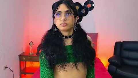 Snapshot of nattrose_ chatting on September 23, 2025, 11:02 am Natt online show from September 23, 2025, 11:02 am