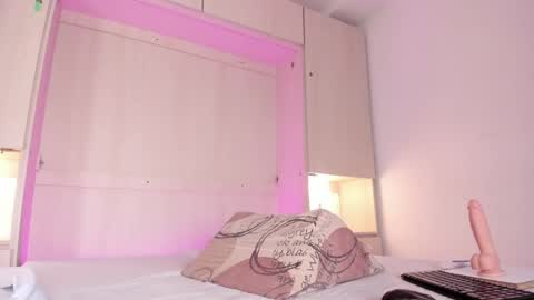 Snapshot of nattysnow chatting on December 3, 2025, 9:07 am NATALIA online show from December 3, 2025, 9:07 am