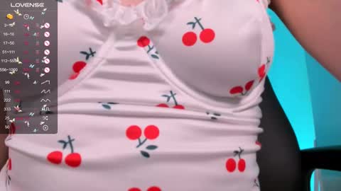 Snapshot of naturelly chatting on February 26, 2025, 6:21 pm Melisa  FOLLOW ME  online show from February 26, 2025, 6:21 pm