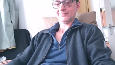 naturista25 online show from November 8, 2025, 12:05 pm