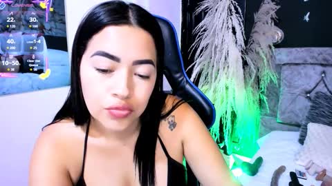 Natalia online show from December 5, 2025, 7:32 pm