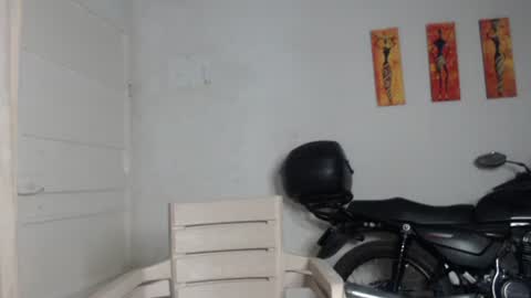 Snapshot of natzumi_mcqueen chatting on January 4, 2025, 11:22 am Stella Mcqueen online show from January 4, 2025, 11:22 am