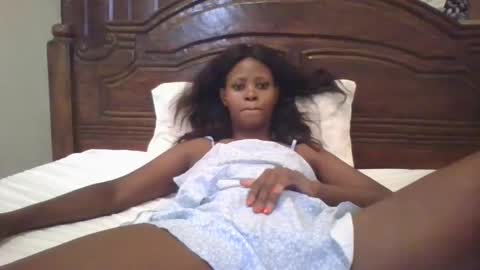 Snapshot of naughty_babe000 chatting on November 7, 2025, 10:48 am alisha online show from November 7, 2025, 10:48 am