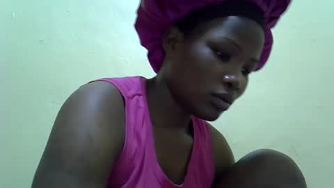 Snapshot of naughty_baddie5 chatting on October 4, 2025, 9:18 am candy online show from October 4, 2025, 9:18 am