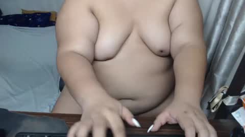 Snapshot of naughty_bellax chatting on December 19, 2025, 10:28 pm arebella online show from December 19, 2025, 10:28 pm