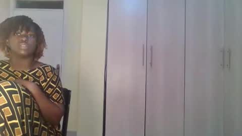 naughty_jazmine online show from October 19, 2025, 9:32 am