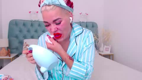 Maria  online show from October 8, 2025, 11:41 am