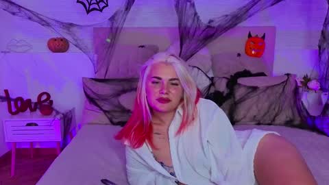 Maria  online show from October 27, 2025, 2:10 pm