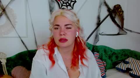 Maria  online show from October 29, 2025, 10:33 pm