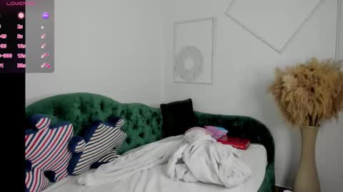 Maria  online show from November 28, 2025, 11:29 pm