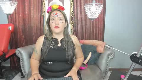 Snapshot of naughty_milf_esmeralda chatting on November 1, 2025, 2:46 am ESMERALDA online show from November 1, 2025, 2:46 am