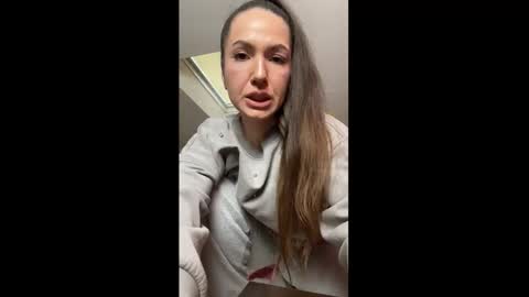 Elena online show from November 27, 2025, 9:33 am