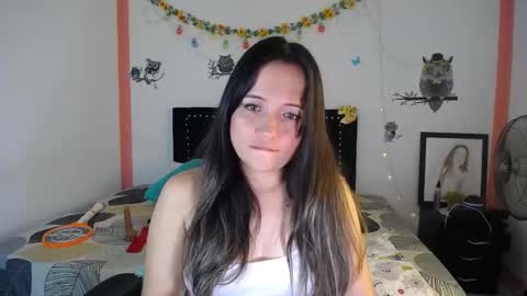 Snapshot of naughtygirl_mmm chatting on March 5, 2025, 7:49 pm Valeria online show from March 5, 2025, 7:49 pm