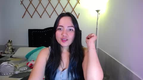 Snapshot of naughtygirl_mmm chatting on October 8, 2025, 8:17 pm Valeria online show from October 8, 2025, 8:17 pm