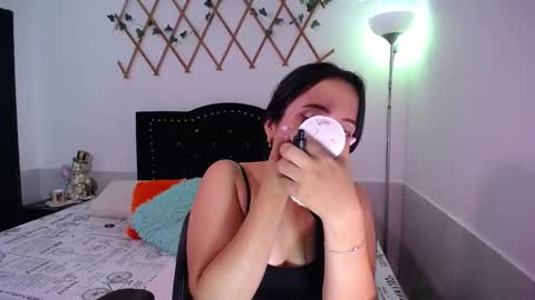 Valeria  online show from November 13, 2025, 6:18 pm