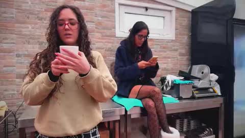 Snapshot of naughtyluxe chatting on December 4, 2025, 10:02 am ANDREA STEPH MIKE online show from December 4, 2025, 10:02 am