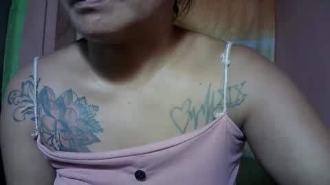 naughtymom_33 online show from November 12, 2025, 8:37 am