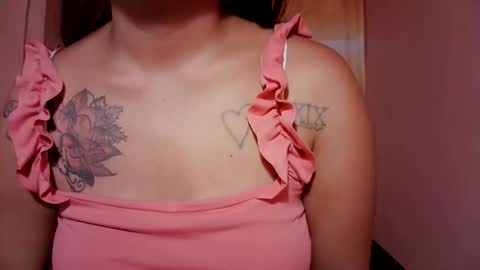 naughtymom_33 online show from November 18, 2025, 8:13 pm