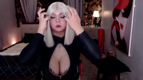 ITS ME YOGIRL PATRICIA online show from January 23, 2025, 12:19 pm
