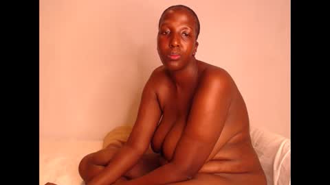 nawtylezi696 online show from October 15, 2025, 8:42 pm