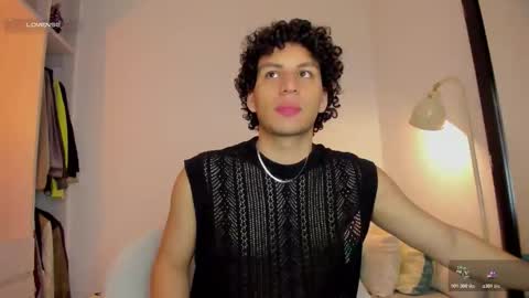 Snapshot of naxttan chatting on December 2, 2025, 2:06 am Natan online show from December 2, 2025, 2:06 am