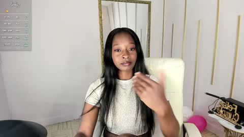Snapshot of nayariskaya chatting on January 14, 2025, 5:01 pm Nayaris 3 online show from January 14, 2025, 5:01 pm