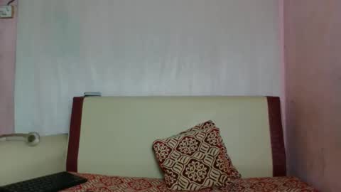 nayrah12 online show from December 3, 2025, 9:40 am