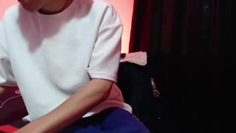 Snapshot of naytonfreeman chatting on November 28, 2025, 11:35 am Im Nayton online show from November 28, 2025, 11:35 am