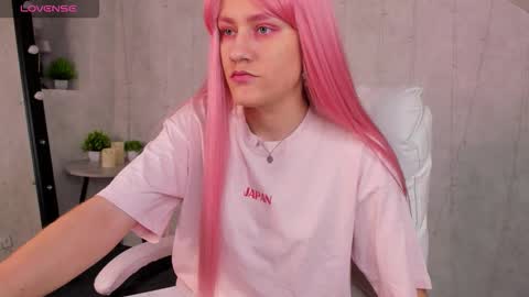 Snapshot of nedzumi_sato chatting on December 14, 2025, 9:36 am Nedzumi online show from December 14, 2025, 9:36 am