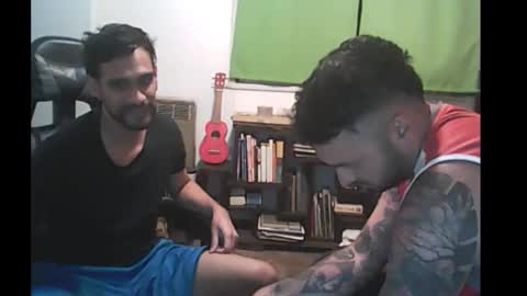 Snapshot of nefe7 chatting on December 16, 2025, 2:49 am Nek y Ema online show from December 16, 2025, 2:49 am