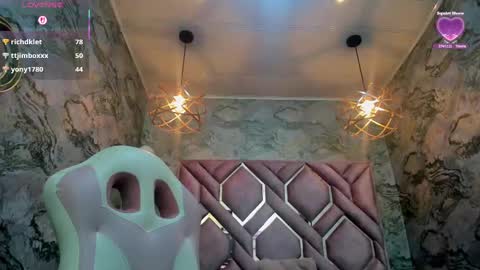Snapshot of neffertiry_ebonny chatting on September 28, 2025, 1:38 pm Nefer online show from September 28, 2025, 1:38 pm