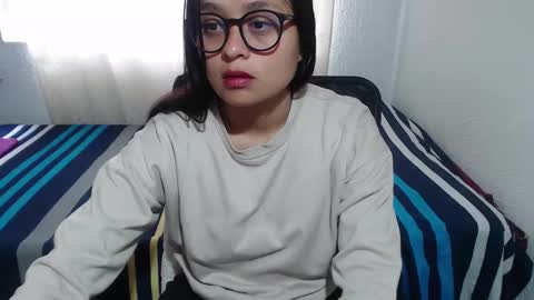 Zoe online show from September 14, 2025, 5:01 pm