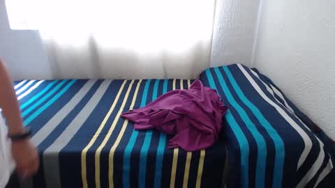 Zoe online show from September 29, 2025, 1:27 pm