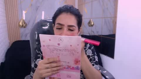 Snapshot of neiti_milk chatting on December 4, 2025, 2:43 am paula online show from December 4, 2025, 2:43 am