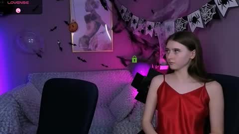 Snapshot of nekky_mouse chatting on October 23, 2025, 12:10 am Meow online show from October 23, 2025, 12:10 am