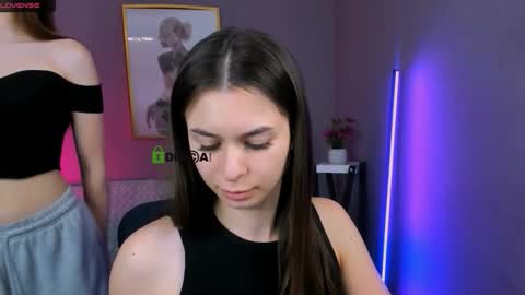 Snapshot of nekky_mouse chatting on November 24, 2025, 10:26 am Meow online show from November 24, 2025, 10:26 am