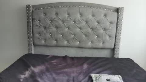 nesuko_kamado online show from February 10, 2025, 6:35 pm